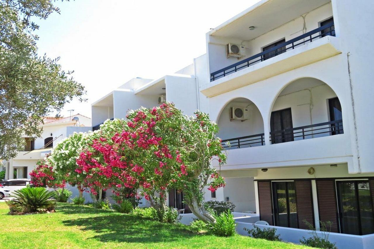 Debby Apartments 이알리소스 외부 사진